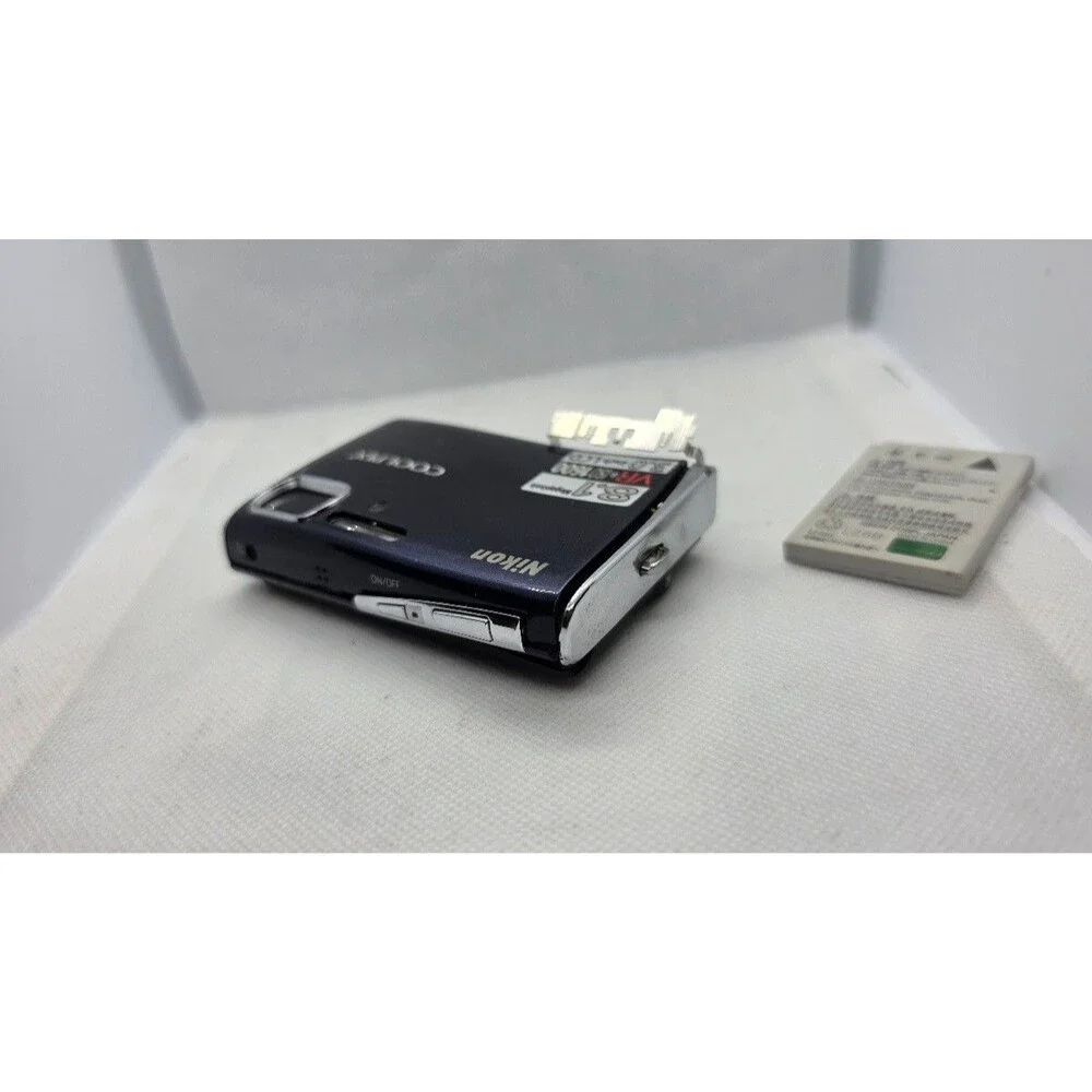Nikon COOLPIX S51 8.1MP Digital Camera Blue 3.0in - For Parts/Damaged